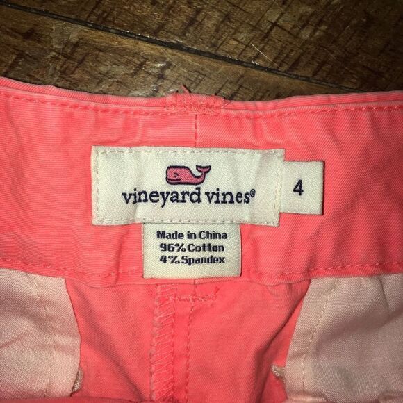 Vineyard Vines neon pink and yellow whale flat front size 4 shorts - Picture 2 of 3